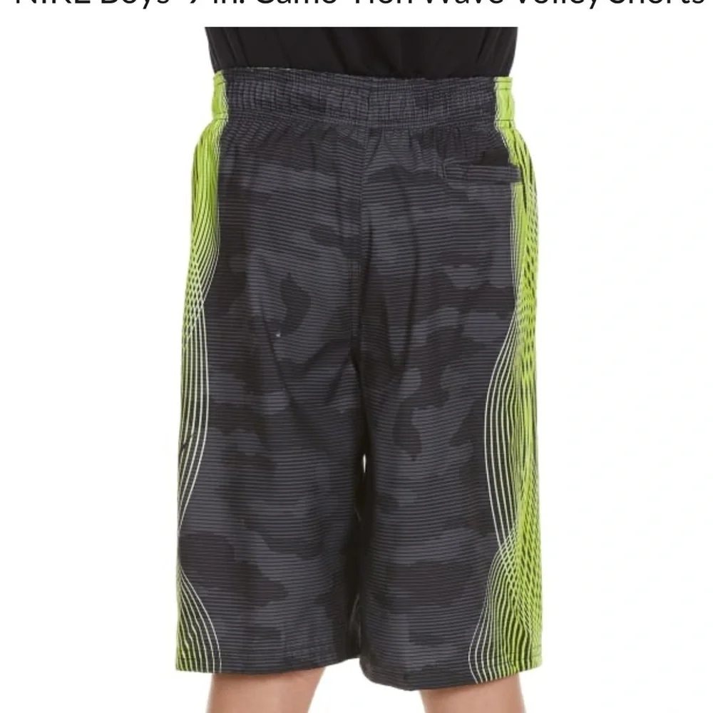 Nike Boys’ 9 in. Camo-Tion Wave Volley Swim Shorts XL